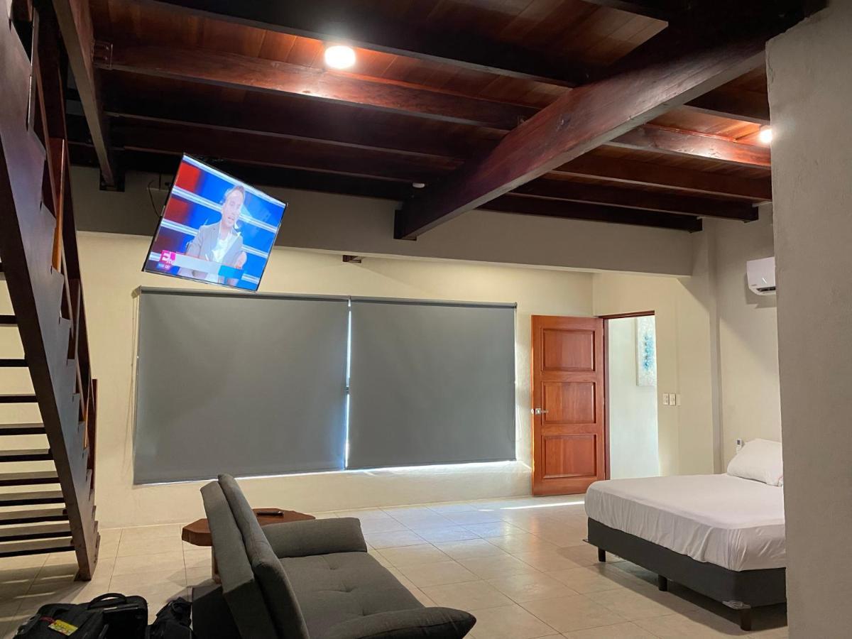 Cuxos Hotel Beachfront إيسلا موخيريس المظهر الخارجي الصورة